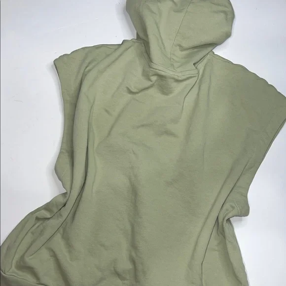 H&M Men’s Light Green Knit Sleeveless Hoodie - Picture 9 of 11